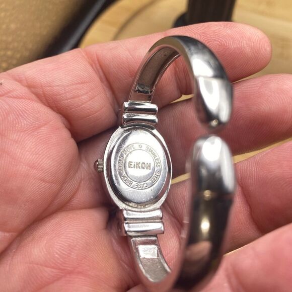 Ladies Elkon silver tone watch with spring bangle type band - Picture 5 of 11